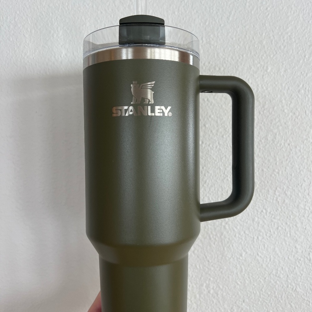 Limited Edition Hearth & Hand Stanley 40oz Quencher in Peat Moss